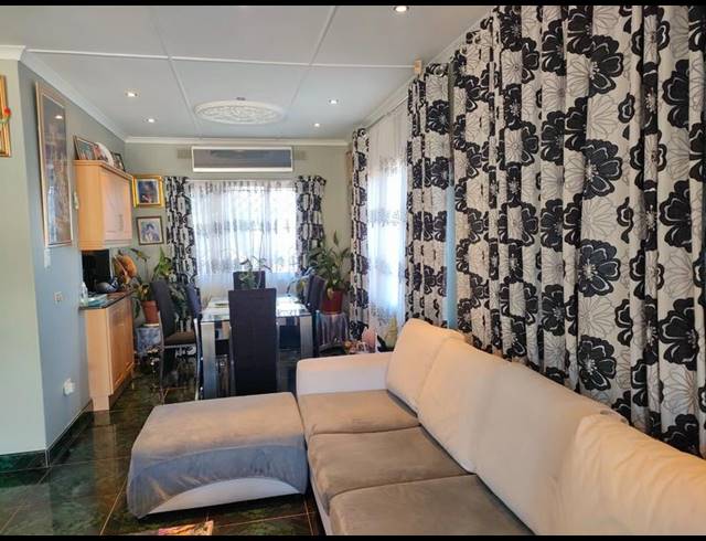 5 BEDROOM HOUSE FOR SALE IN SHALLCROSS